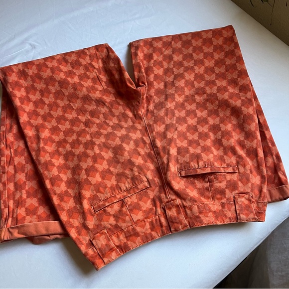 PETALS AND PEACOCKS orange butterfly print logo embroidered straight leg pants - Picture 4 of 6